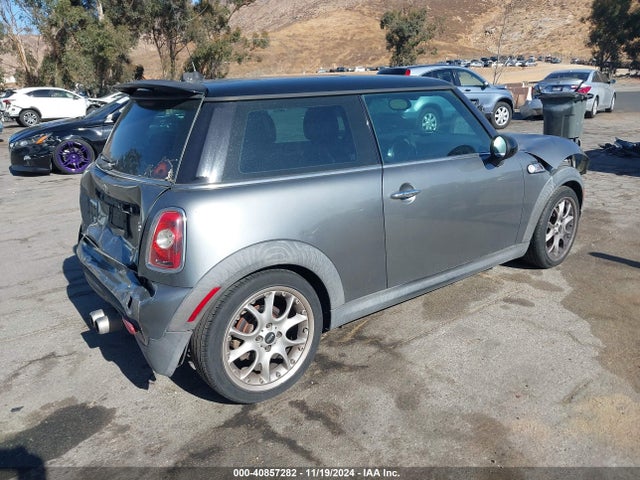 2008 MINI COOPER S WMWMF73598TV35822 Photo 3