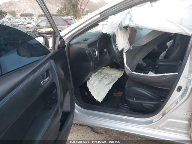 Toyota COROLLA SE 2017 5YFBURHE7HP645537 Image 5