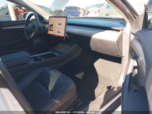 2022 TESLA MODEL 3 5YJ3E1EC6NF342892 Photo 4