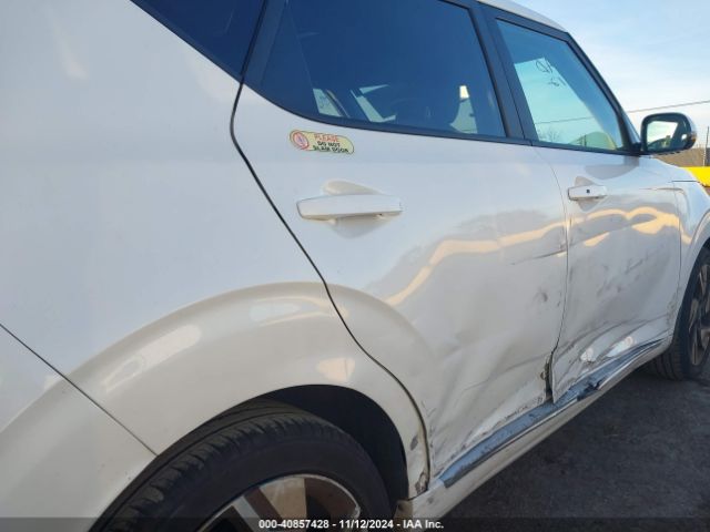 KNDJ53AU5P7842021 KIA Soul Gt-line