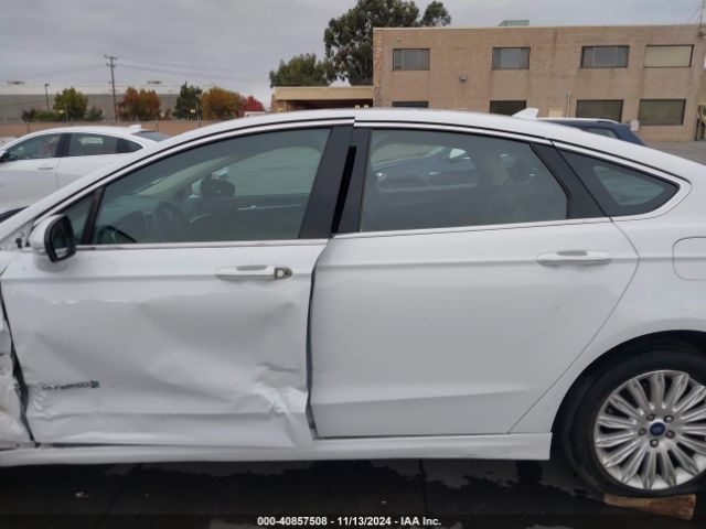 3FA6P0RU5KR138041 Ford Fusion Hybrid Titanium