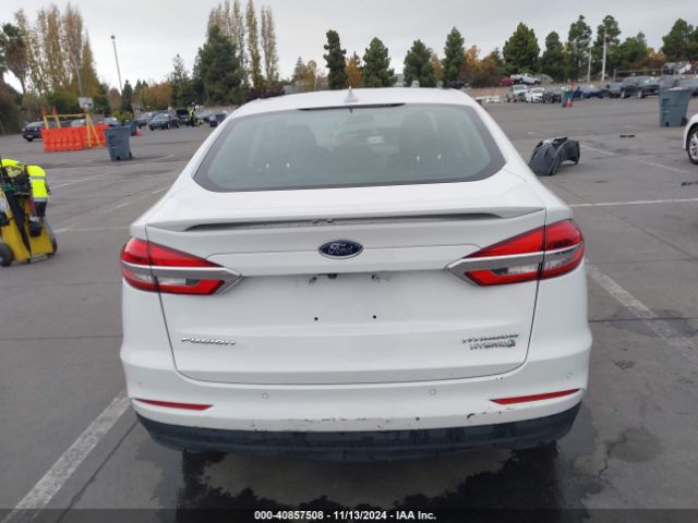3FA6P0RU5KR138041 Ford Fusion Hybrid Titanium