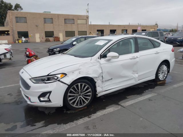 3FA6P0RU5KR138041 Ford Fusion Hybrid Titanium