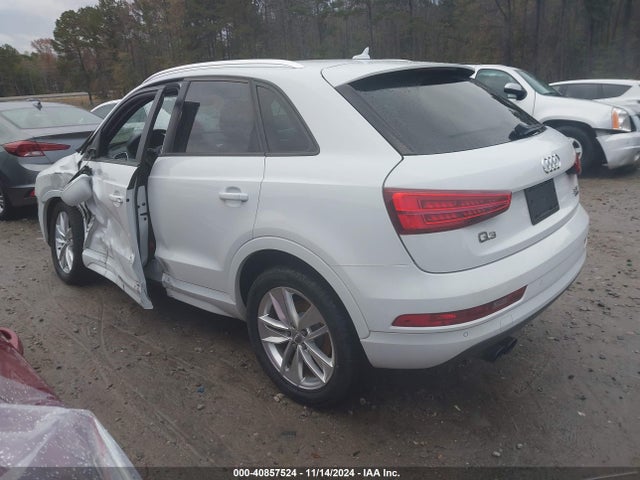 2018 AUDI Q3 WA1ECCFS1JR008297 Photo 2
