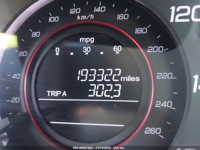 40857542 :رقم المزاد ، 1HGCT2B84EA005790 vin ، 2014 Honda Accord Ex-l V-6 مزاد بيع