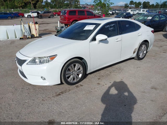 Lexus ES 350 2014 JTHBK1GG4E2113200 Image 2