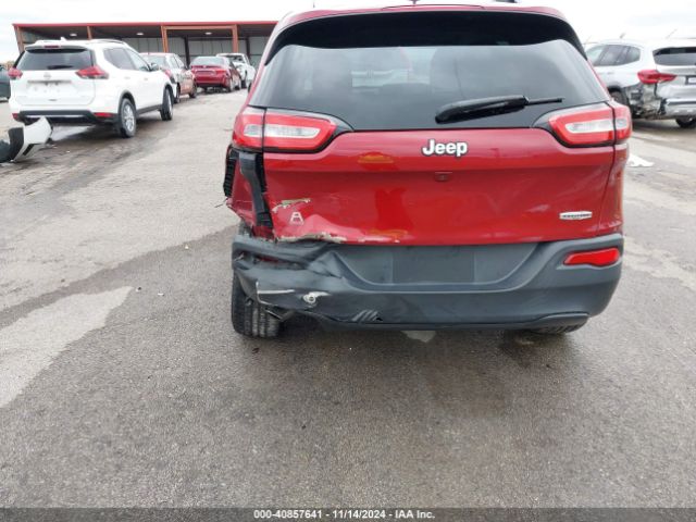 1C4PJLCB3HW586860 Jeep Cherokee Latitude Fwd