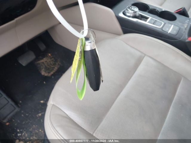 1FMCU9J99LUB16633 Ford Escape Titanium