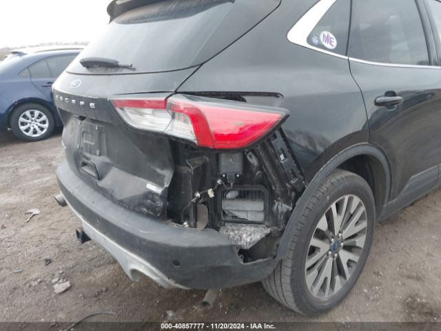 1FMCU9J99LUB16633 Ford Escape Titanium