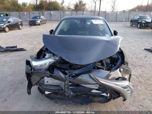 NMTKHMBX0LR113918 Toyota C-HR LE