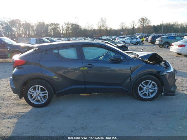 NMTKHMBX0LR113918 Toyota C-HR LE