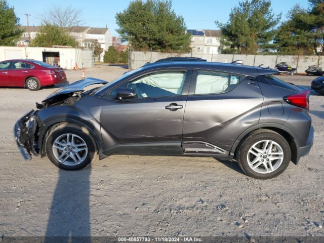 NMTKHMBX0LR113918 Toyota C-HR LE