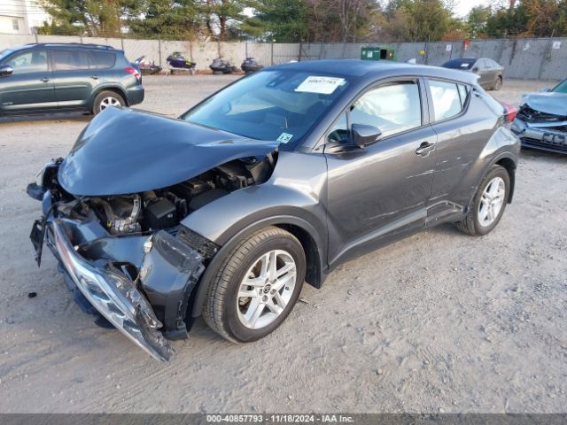 NMTKHMBX0LR113918 Toyota C-HR LE