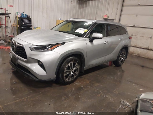 Toyota Highlander Xle 2021 5TDHZRBH1MS097194 Image 2