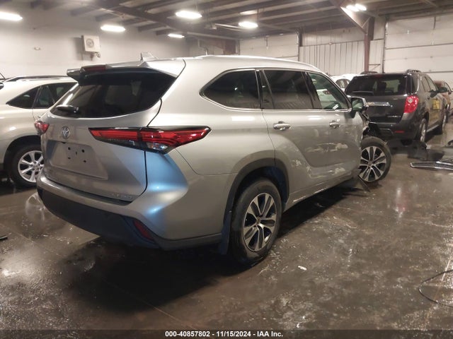 Toyota Highlander Xle 2021 5TDHZRBH1MS097194 Image 4