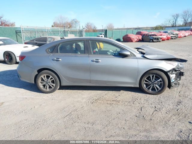 3KPF24AD6NE466608 KIA Forte Lxs