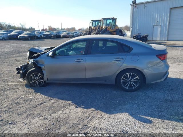 3KPF24AD6NE466608 KIA Forte Lxs