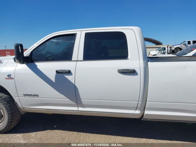 3C6UR5HL6NG130913 RAM 2500 Tradesman  4x4 8' Box