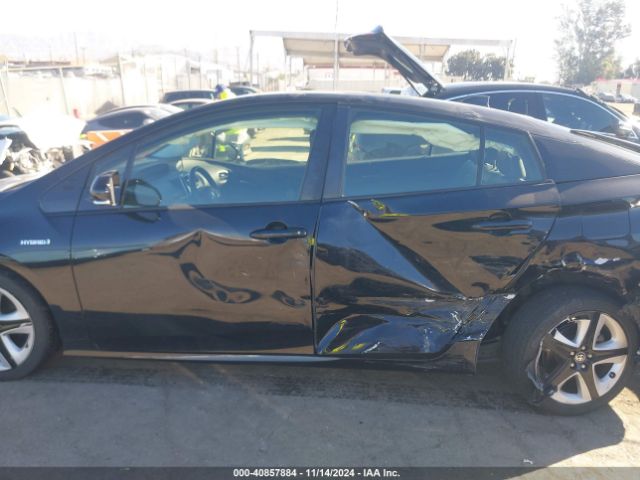 JTDKARFU5H3054165 Toyota Prius Three Touring