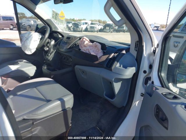 1FTYE9ZM3KKB17318 Ford Transit-150