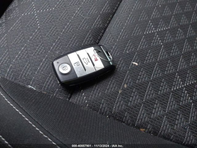 3KPA25AD5ME390071 KIA Rio 5-door S