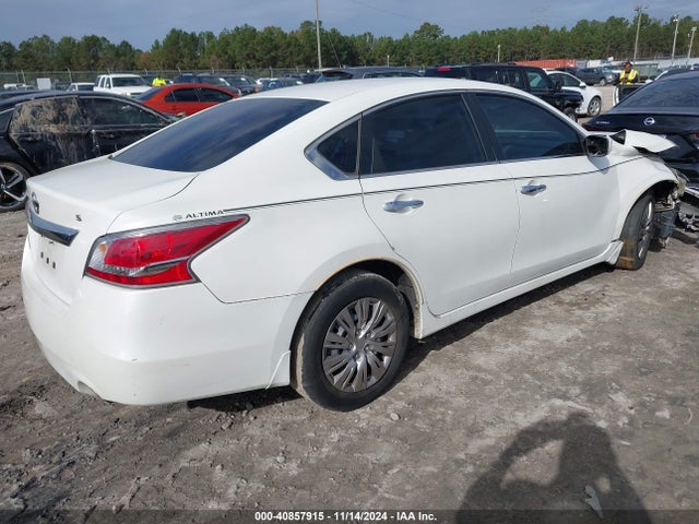 Nissan Altima 2.5 S 2015 1N4AL3AP4FC187393 Image 4