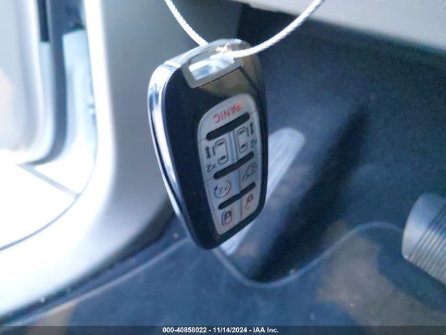 2C4RC1S75RR117929 Chrysler Pacifica Hybrid Select