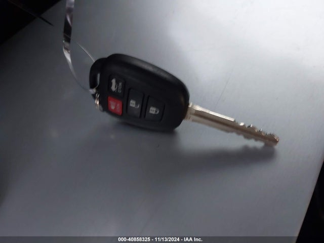 Toyota COROLLA SE 2018 5YFBURHE4JP771974 Image 11