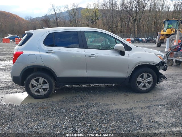 Chevrolet TRAX LS 2019 3GNCJNSB9KL384797 Image 13