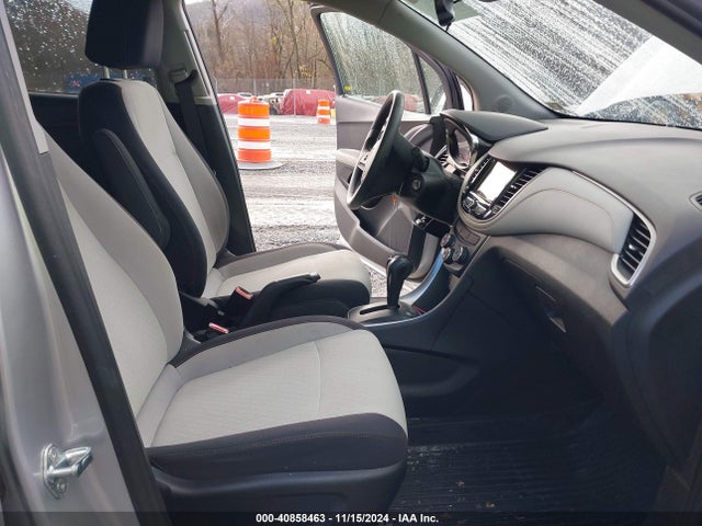 Chevrolet TRAX LS 2019 3GNCJNSB9KL384797 Image 5