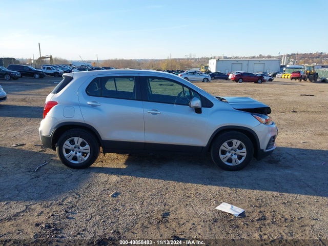 Chevrolet TRAX LS 2018 KL7CJKSB2JB733948 Image 14