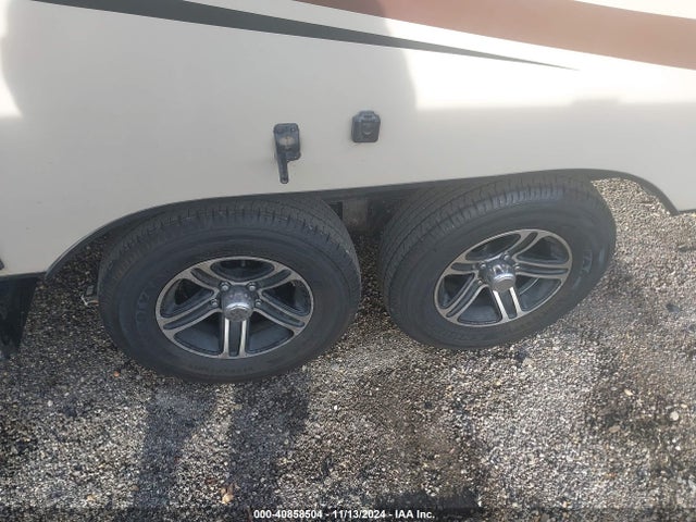 R-vision Trail-lite Crossover 2014 51V1P1B23EH851320 Image 7