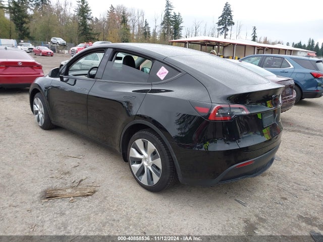 2021 TESLA MODEL Y 5YJYGDEE8MF288268 Photo 2