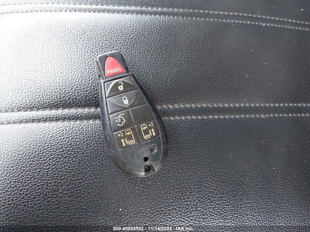2C4RC1BG1ER442779 Chrysler Town & Country Touring