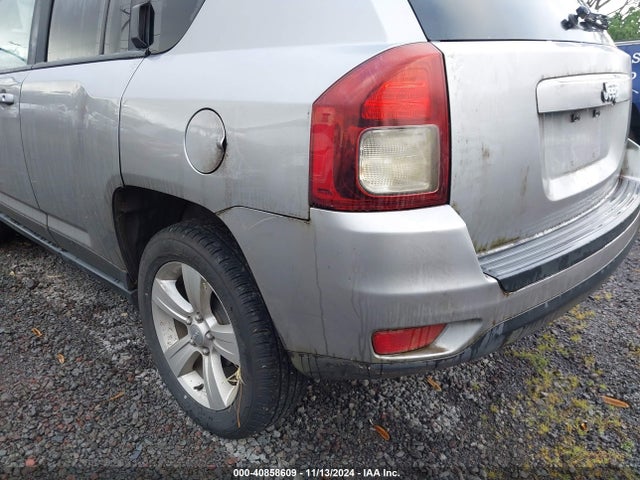 1C4NJCBA7GD641272 Jeep Compass Sport