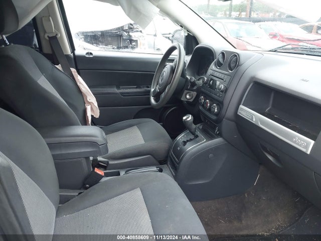 1C4NJCBA7GD641272 Jeep Compass Sport