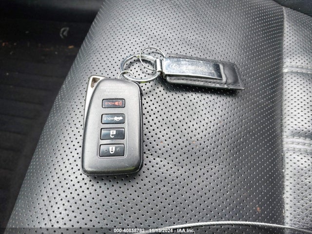 JTHBW1GG1H2133896 Lexus ES 300H