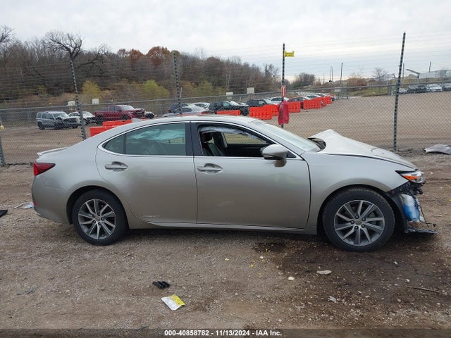 JTHBW1GG1H2133896 Lexus ES 300H