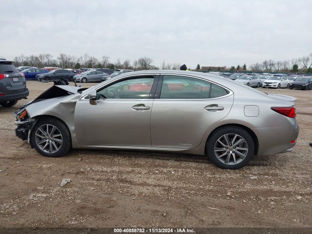 JTHBW1GG1H2133896 Lexus ES 300H