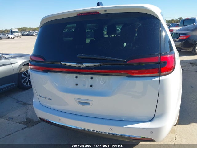 Chrysler Pacifica Touring L 2024 2C4RC1BG3RR149469 Image 16