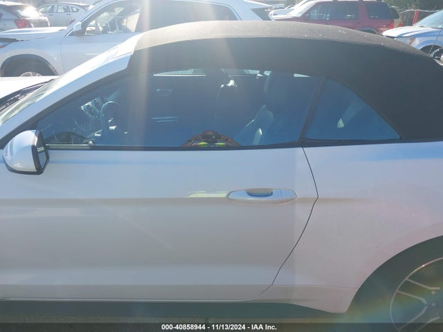 Ford Mustang Ecoboost Premium 2022 1FATP8UH3N5118700 Image 14