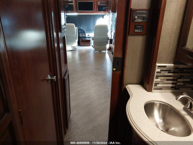 40858958 :رقم المزاد ، 4UZACWFC9JCKK1754 vin ، 2018 Freightliner Motor Home Xc مزاد بيع
