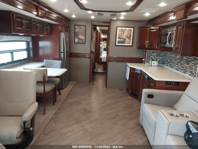 40858958 :رقم المزاد ، 4UZACWFC9JCKK1754 vin ، 2018 Freightliner Motor Home Xc مزاد بيع