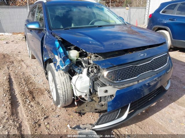 KNDCB3LC5H5063690 KIA NIRO LX