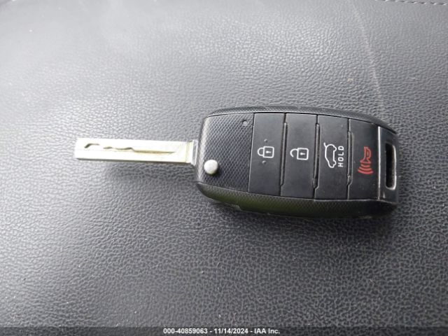 5XYPGDA52HG240121 KIA Sorento 3.3l Lx