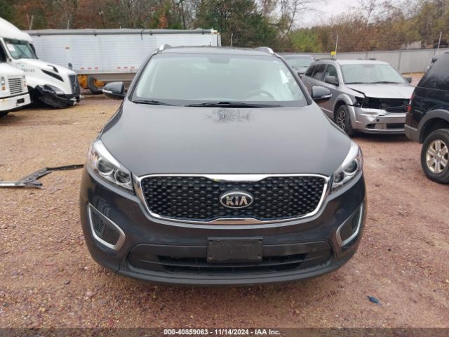 5XYPGDA52HG240121 KIA Sorento 3.3l Lx