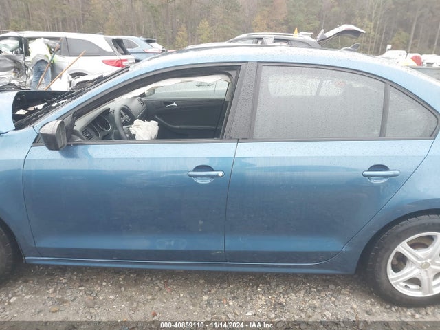 3VW267AJ2GM292181 Volkswagen Jetta 1.4t S