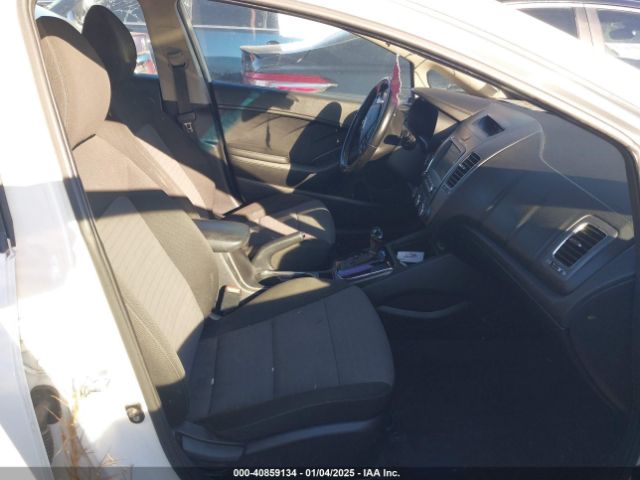 3KPFL4A73JE268098 KIA FORTE S