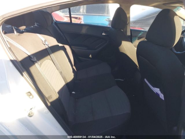 3KPFL4A73JE268098 KIA FORTE S
