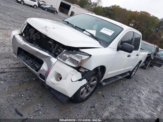Nissan TITAN SV 2014 1N6BA0ED8EN510847 Image 2